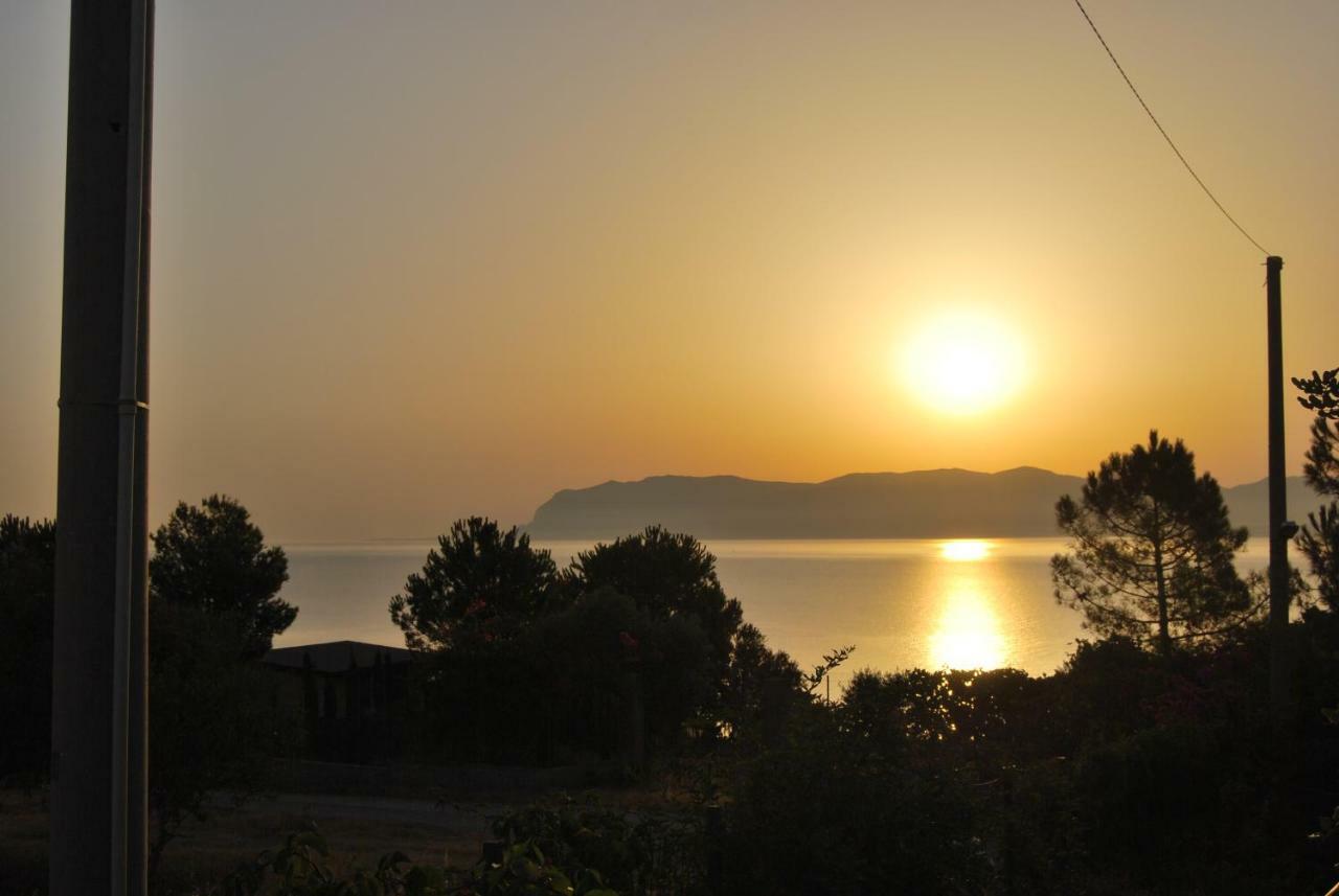 Casa Vacanze La Terrazza Sul Golfo Кастелламмаре-дель-Голфо Экстерьер фото